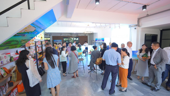 首屆中國寧夏優質特色產品泰國推介會暨泰國展銷中心揭幕儀式在曼谷舉辦2570.png